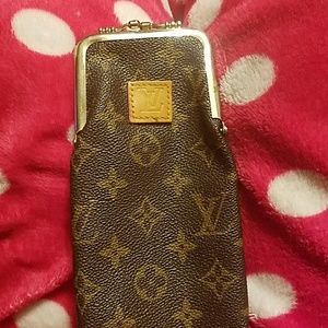 Louis Vuitton Vintage kiss lock pouch
